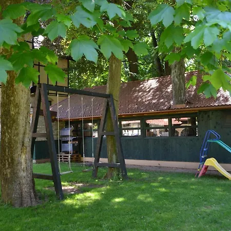 Cenga Resort *